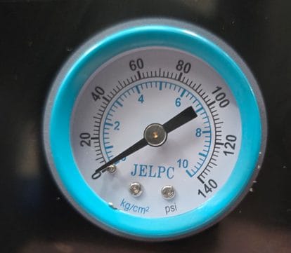 Air pressure gauge on a METClean V